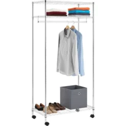 Portant à Vêtements BRINDISI Penderie Simple Sur Roulettes Vestiaire Mobile Avec 1 Barre Et 3 Tablettes, En Métal Chromé